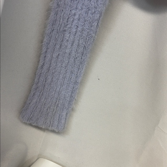 Urban Outfitters Rochelle lilac purple Fuzzy
Cropped deep V button up  Cardigan - Picture 6 of 9